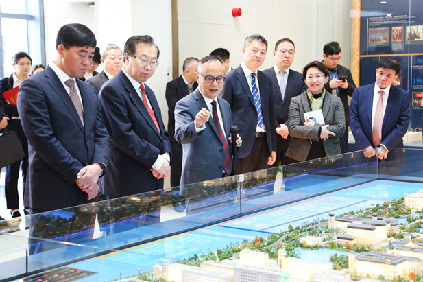 2024年2月26日，mg冰球突破党委书记、董事长刘敬桢一行接见澳门大学，双方签署战术合作和谈并就进一步深入合作进行座谈。澳门大学堂长宋永华、副校长徐建，mg冰球突破副总经理（主持经营工作）胡建伟，副总经理董增贺、晋斌等出席活动。3.jpg
